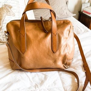 Camel Fossil Handbag with crossbody strap!